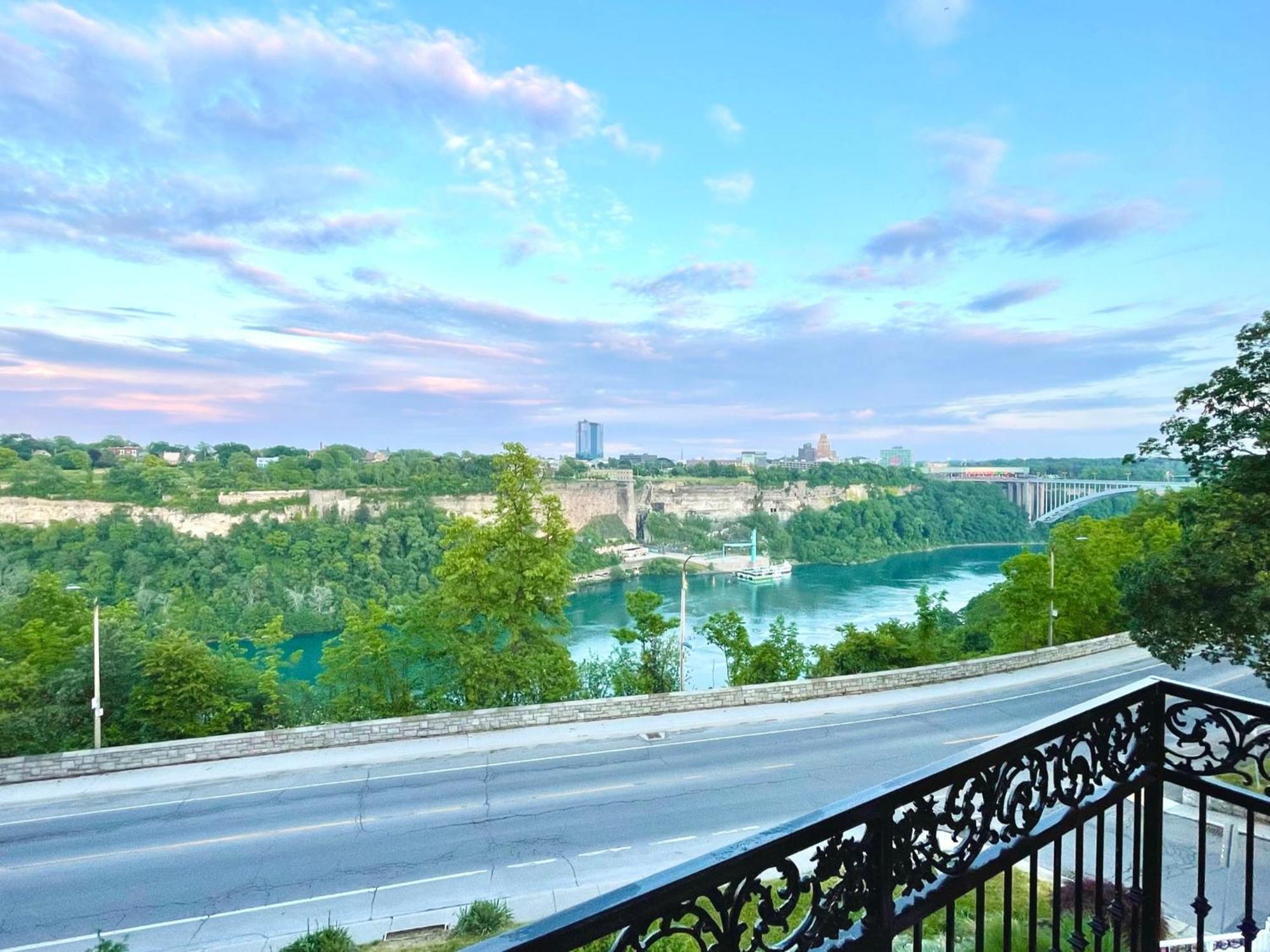 Niagara Grandview Boutique Hotel Exterior photo